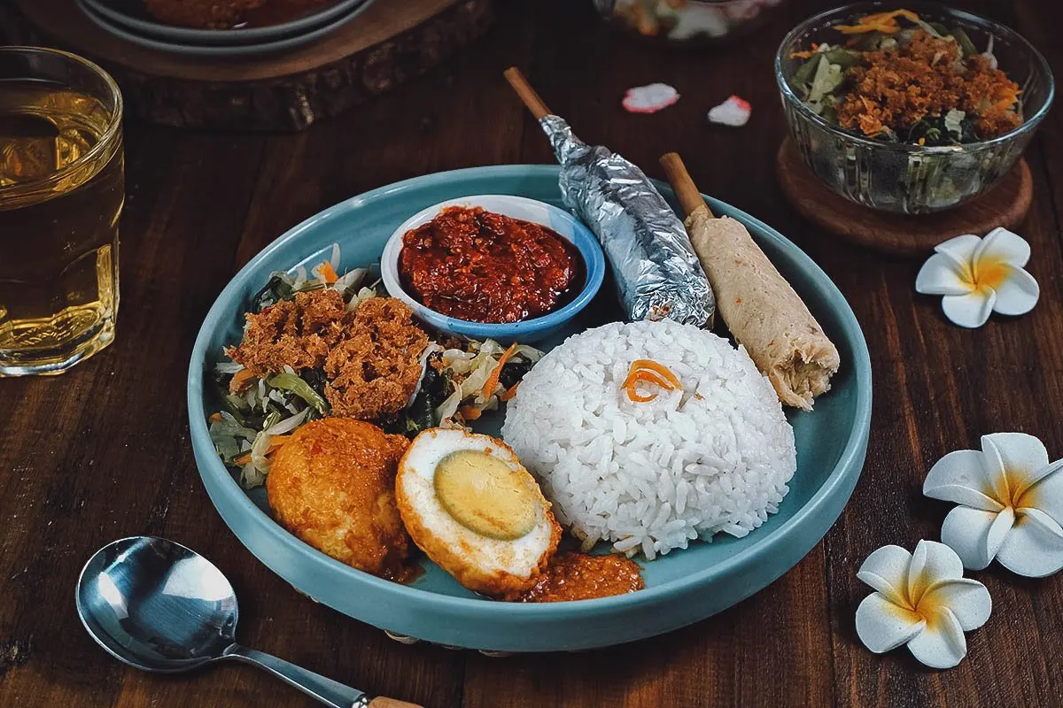 balinese-food-nasi-campur-bali.jpg